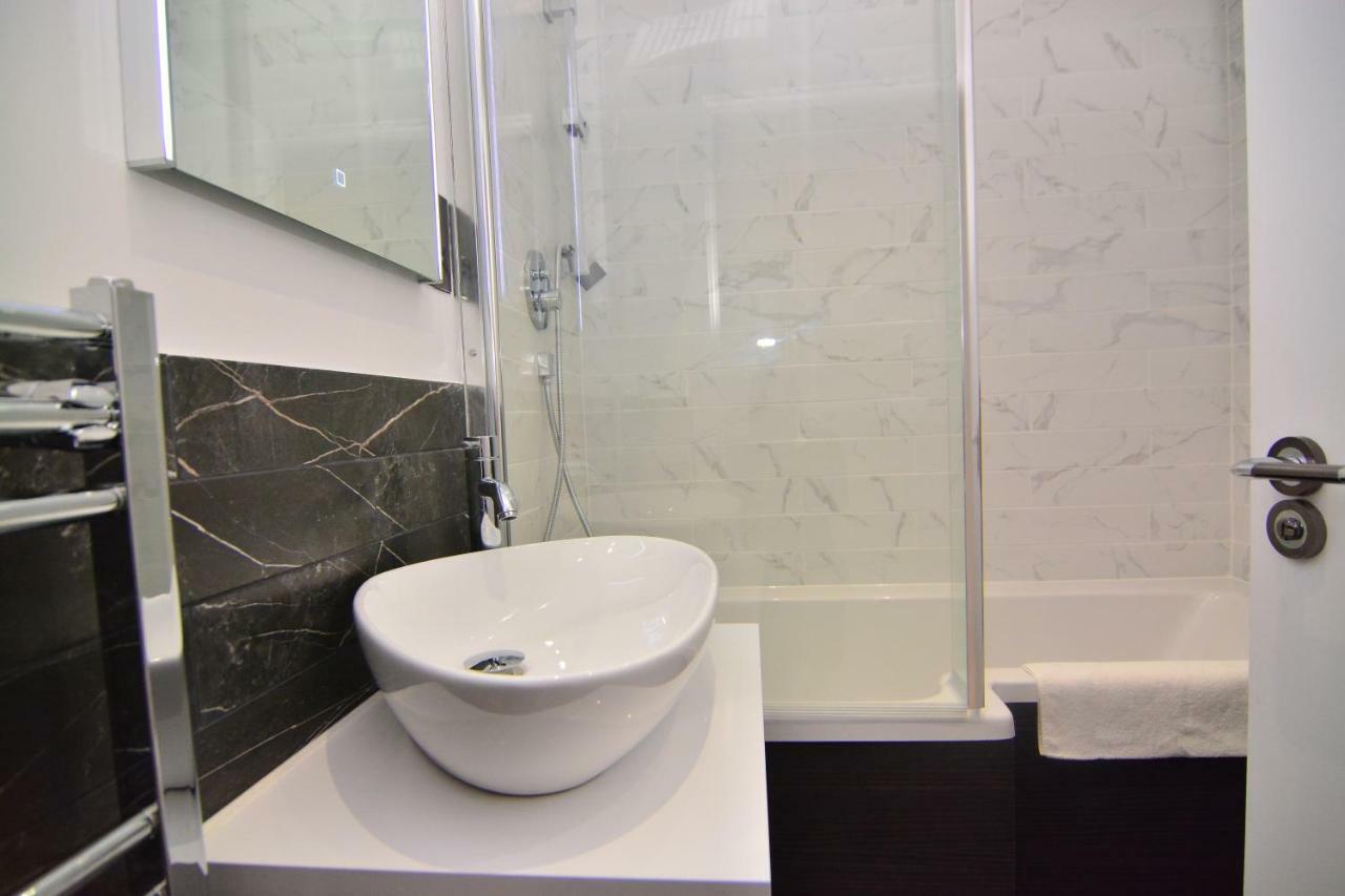 לונדון Apartment Wharf - Macarena Apartments מראה חיצוני תמונה