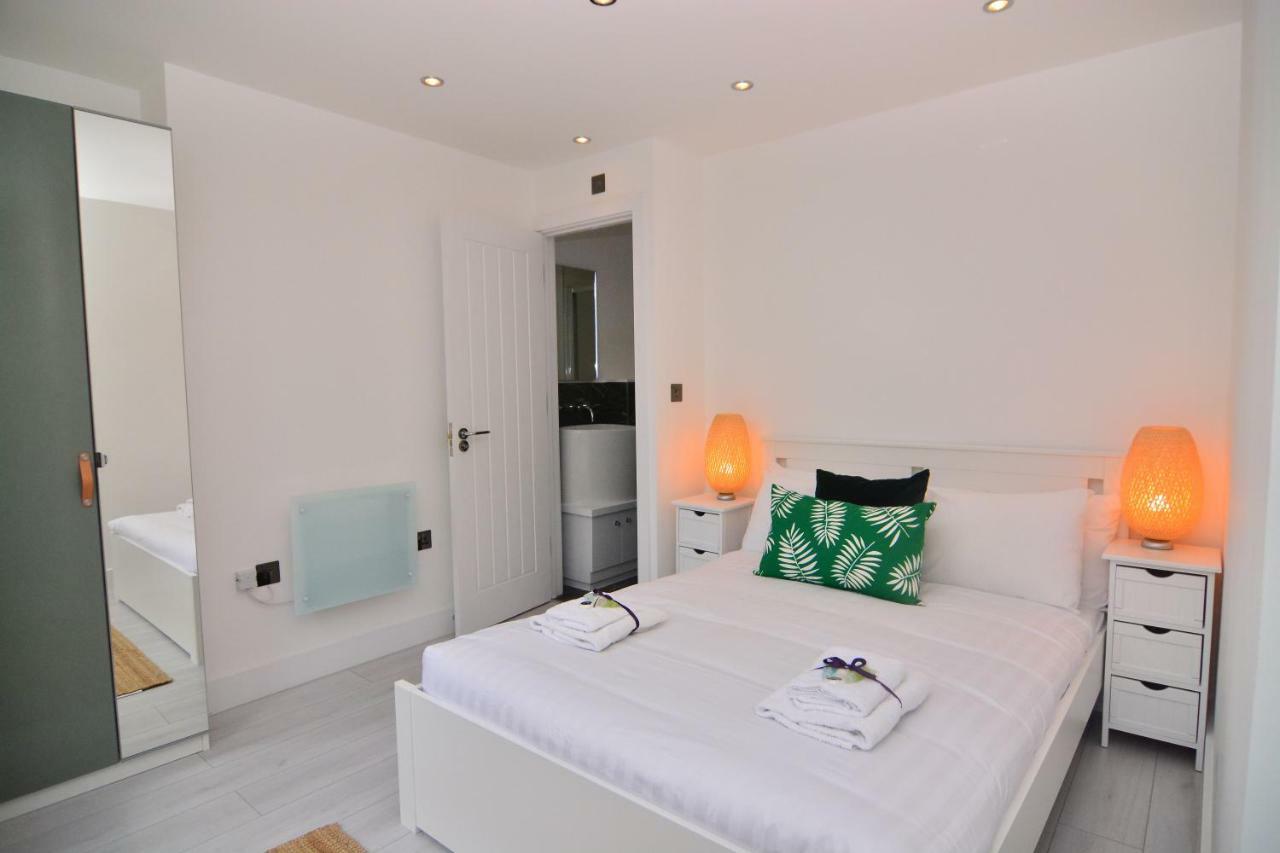 לונדון Apartment Wharf - Macarena Apartments מראה חיצוני תמונה