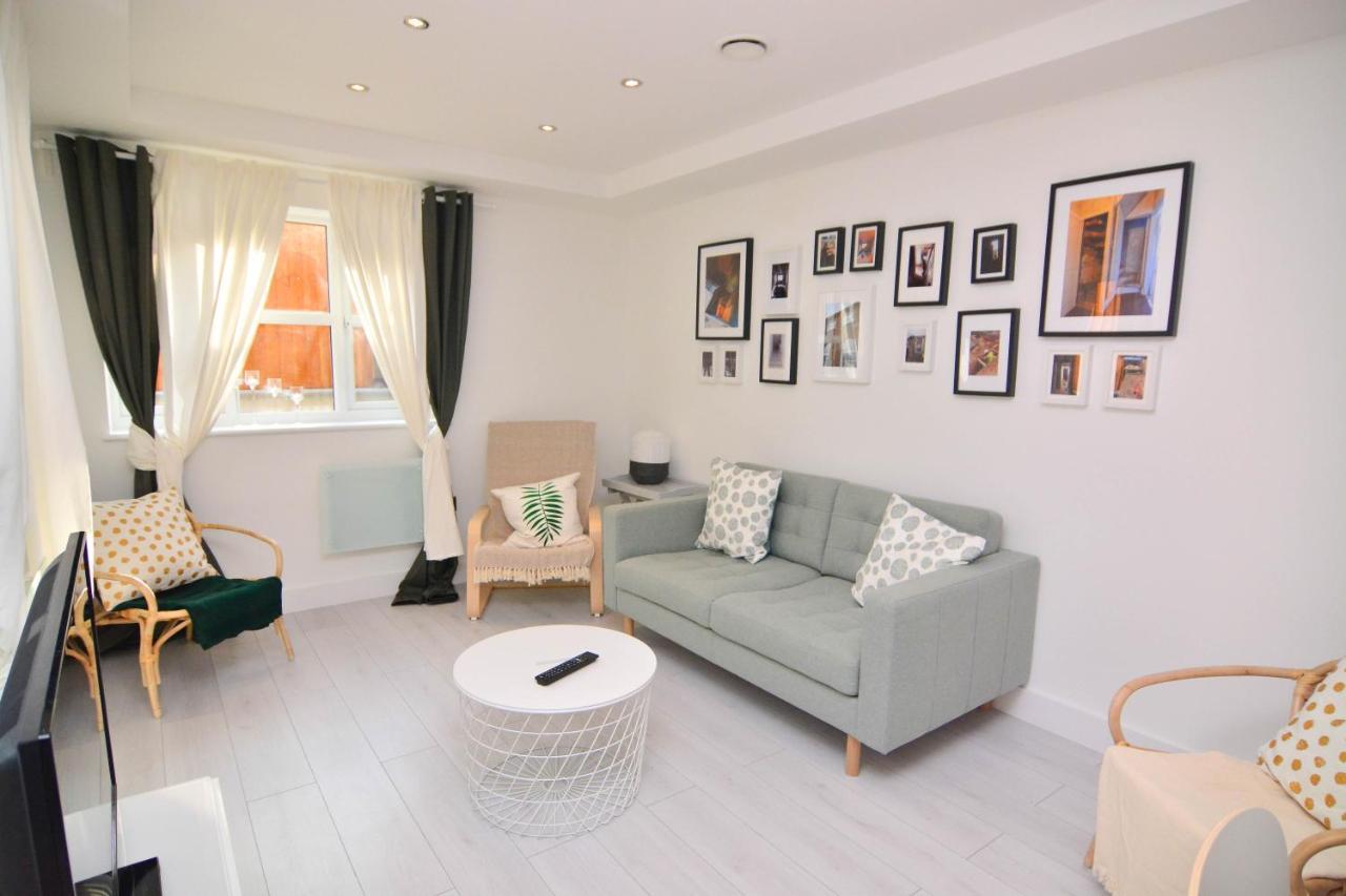 לונדון Apartment Wharf - Macarena Apartments מראה חיצוני תמונה