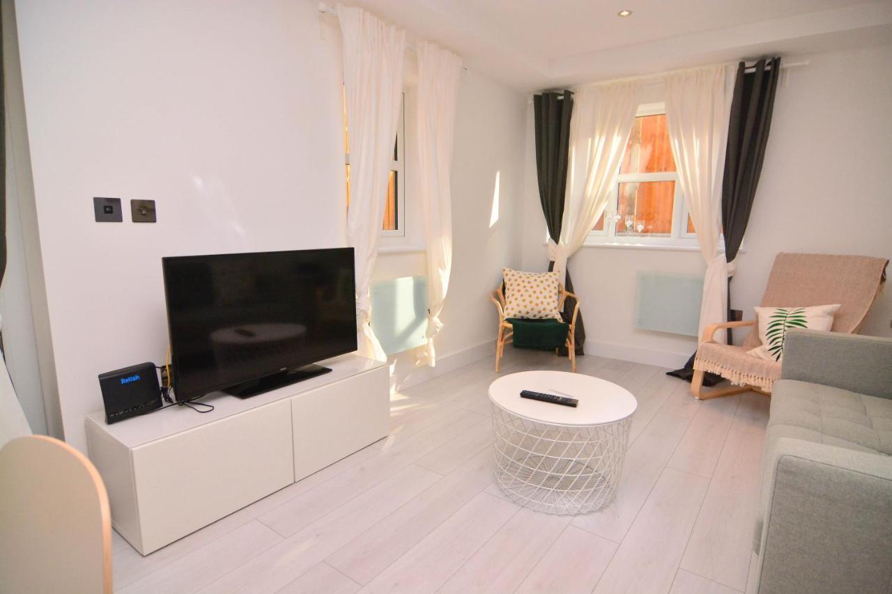 לונדון Apartment Wharf - Macarena Apartments מראה חיצוני תמונה